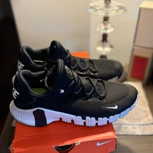 Women’s Nike Free Metcon 4 Black/White Size 10